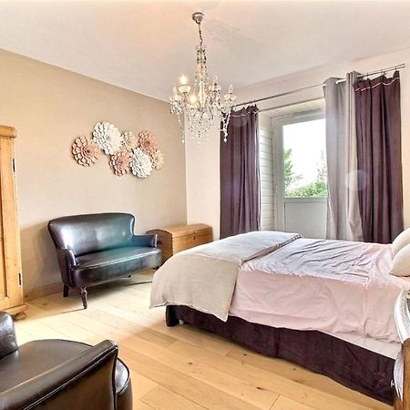 Maison Spacieuse A Plougonven Avec Jacuzzi Et Jardin Exteriör bild