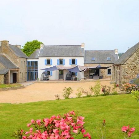 Maison Spacieuse A Plougonven Avec Jacuzzi Et Jardin Exteriör bild