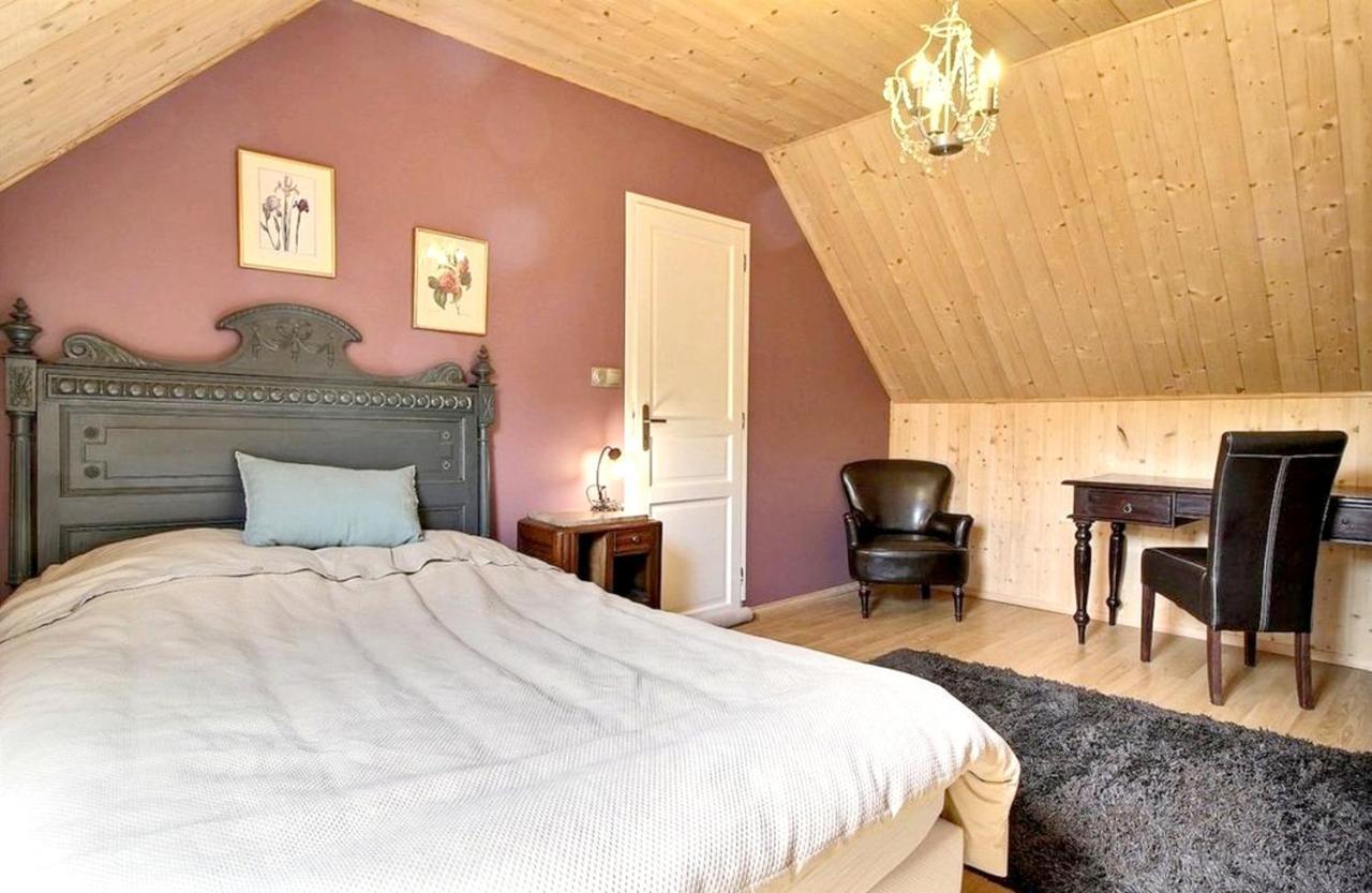Maison Spacieuse A Plougonven Avec Jacuzzi Et Jardin Exteriör bild