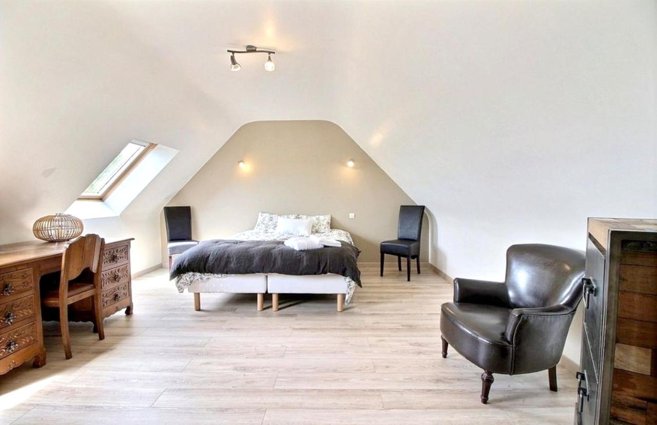Maison Spacieuse A Plougonven Avec Jacuzzi Et Jardin Exteriör bild
