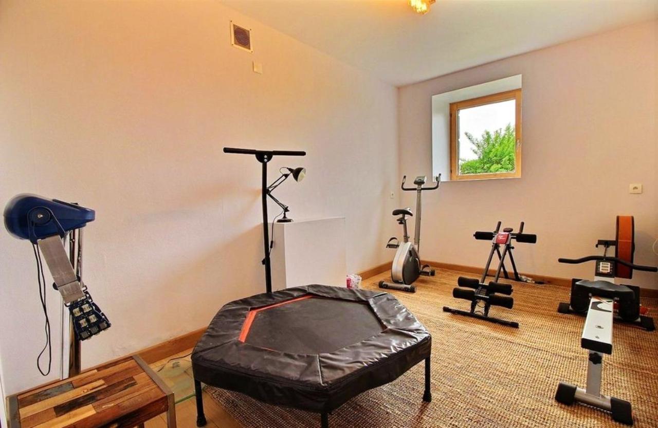 Maison Spacieuse A Plougonven Avec Jacuzzi Et Jardin Exteriör bild