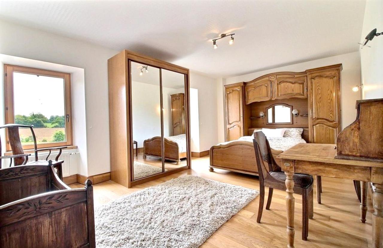 Maison Spacieuse A Plougonven Avec Jacuzzi Et Jardin Exteriör bild