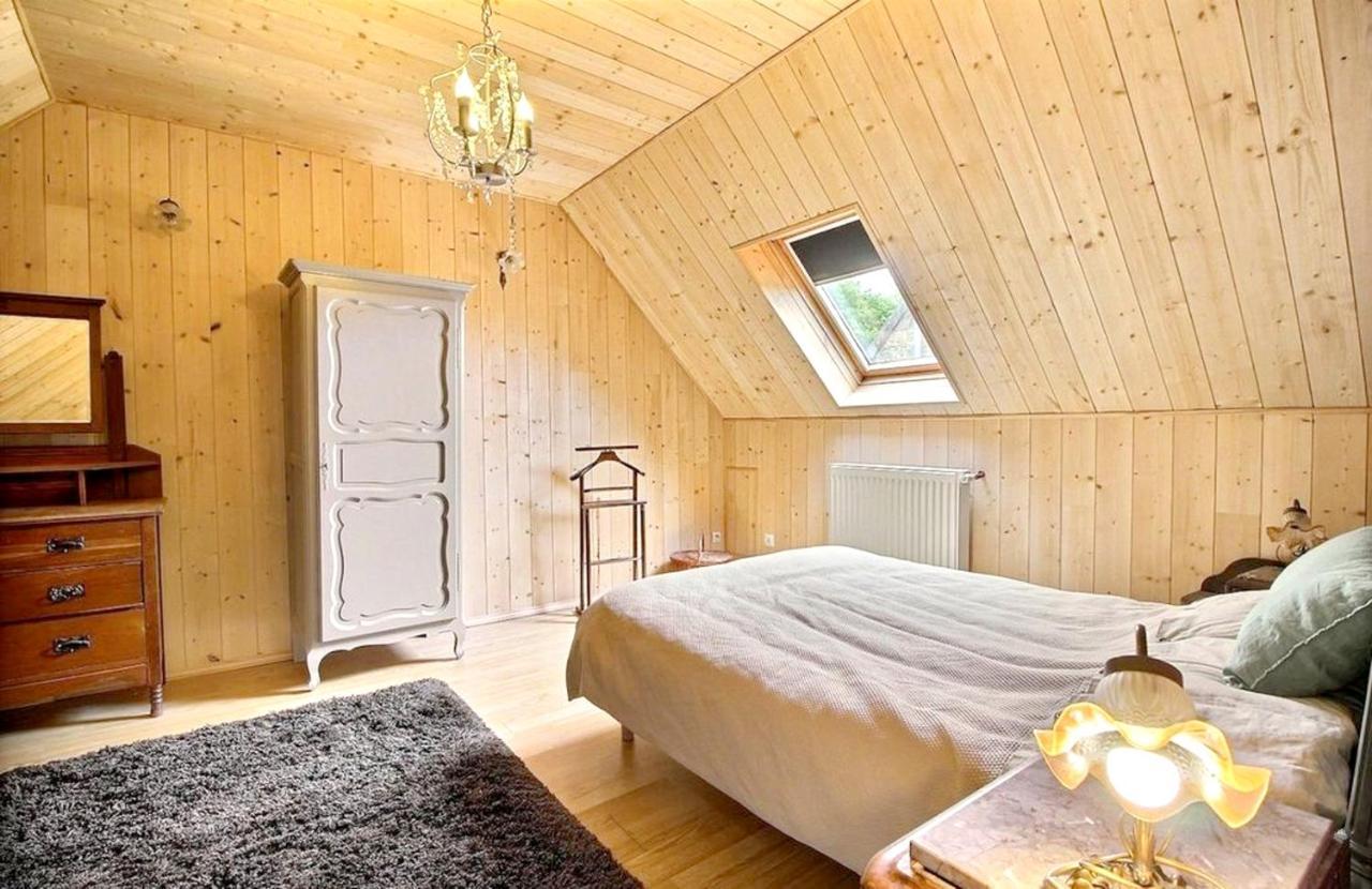 Maison Spacieuse A Plougonven Avec Jacuzzi Et Jardin Exteriör bild